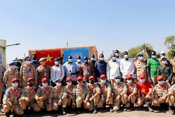 Những món quà đặc biệt của Bệnh viện dã chiến Việt Nam ở Nam Sudan